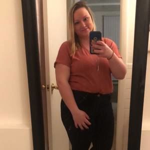 Meet your Posher, Chrissy